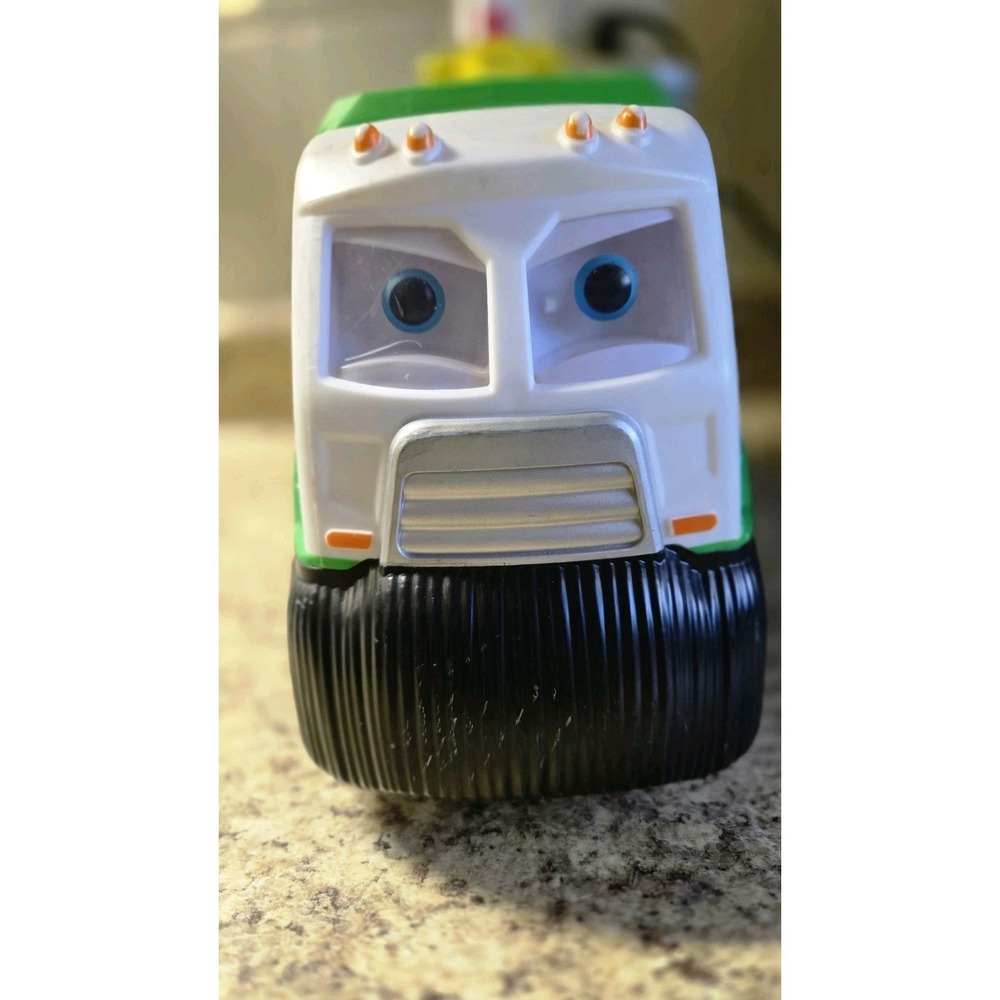 Real Workin' Buddies Mr. Dusty The Super Toy Eating Garbage Truck - Cleans!!! - Picture 1 of 13